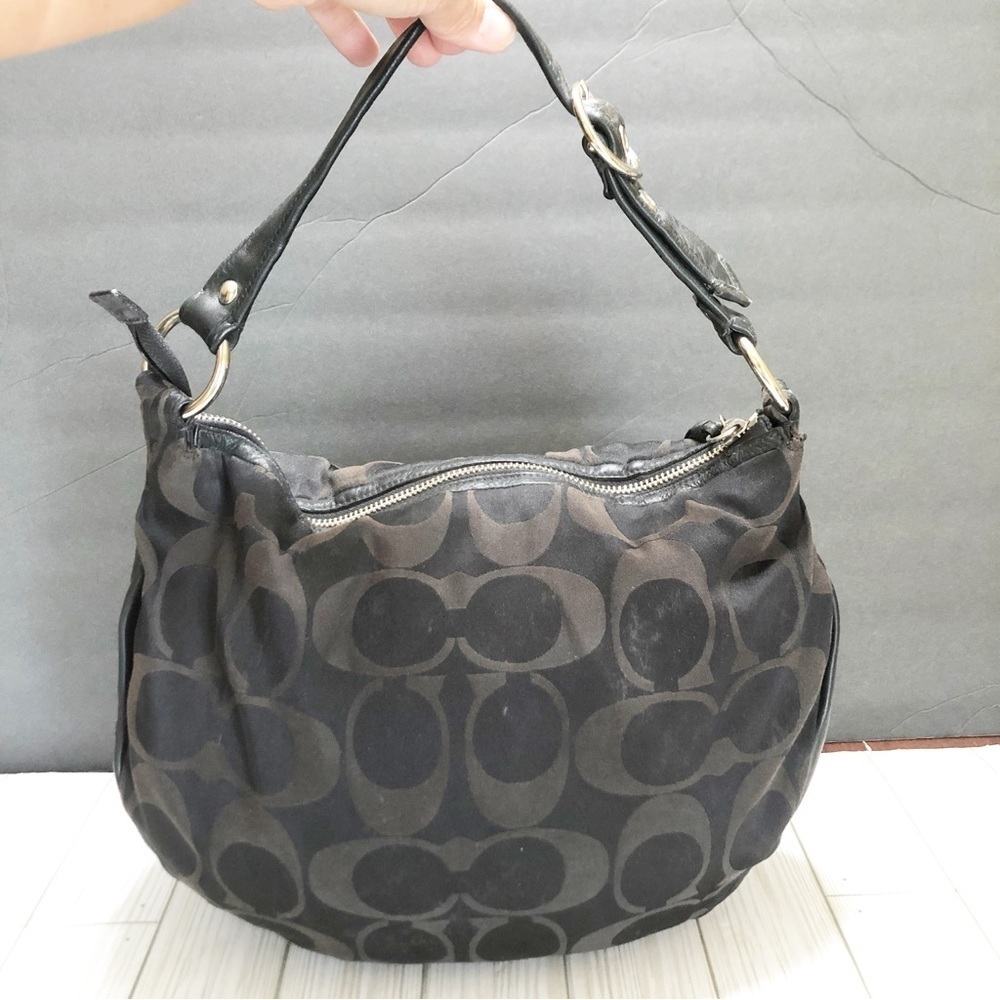 Coach Handbag - Picture 2 of 16